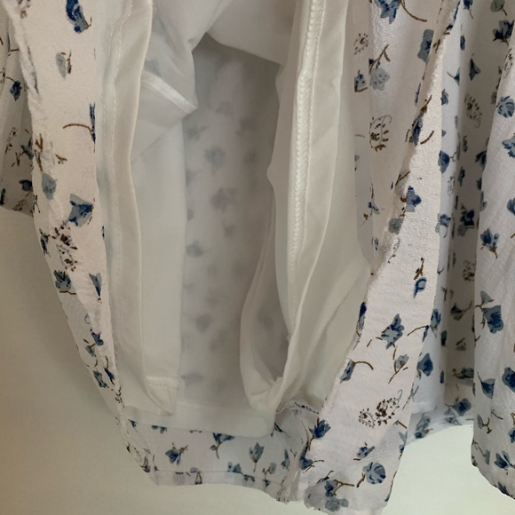 Off shoulder Romper, Blue White Floral,  M - Picture 9 of 9